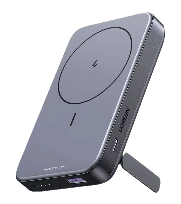 نمای زاویه&zwnj;دار پاوربانک UGREEN PB560 مغناطیسی